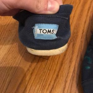 Toms Shoes - Painted Toms! Size 9.5 SFH Toms Shoes - Painted Toms! Size 9.5 SFH